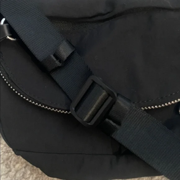 Lululemon Crossbody - Picture 3 of 4